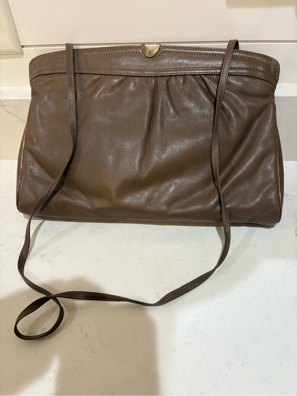 EUC Women’s ETIENNE AIGNER Vintage Light Brown Unique Clasp Purse/Handbag